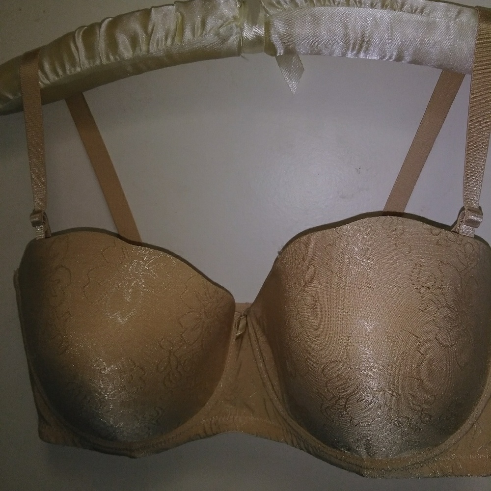 Delta Burke Womans Bra